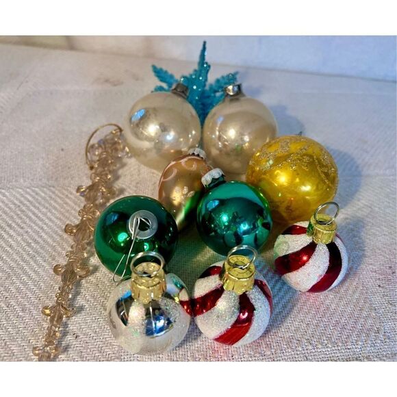 Mixed Lot of 11 Vintage Christmas Ornaments Shiny Brights & Others - Picture 3 of 11